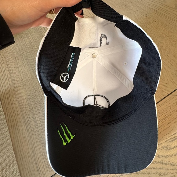 Mercedes AMG Petronas F1 Team Hat - Official Formula 1 Team Gear - Unisex - Picture 5 of 7
